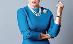 أنوشكا تتقدم ببلاغ ضد شخص ينتحل شخصيتها